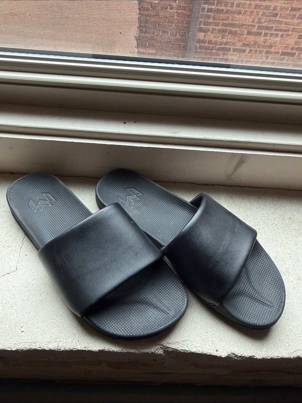 Malvados Women's Black Slide Sandals